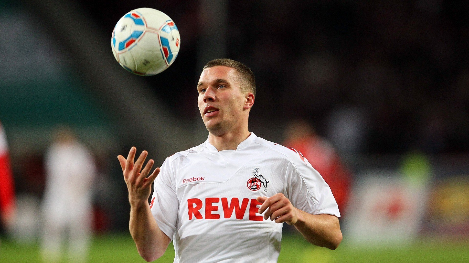 各国选手竞技水平不断提升，别的国家选手都是选的一些顶级